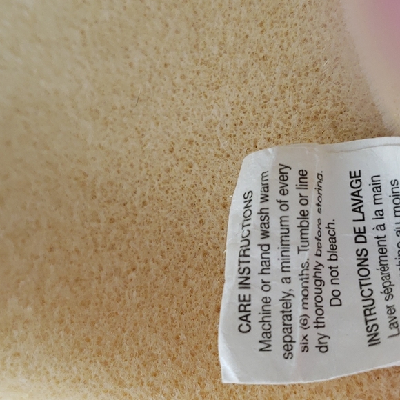 Vellux Off-white color blanket - preloved - Picture 5 of 5